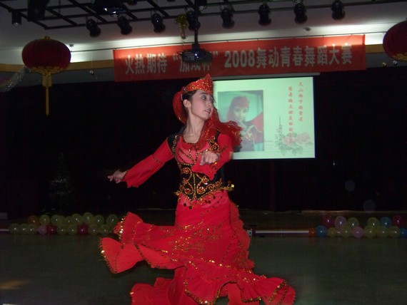 “舞林盟主”古丽格娜