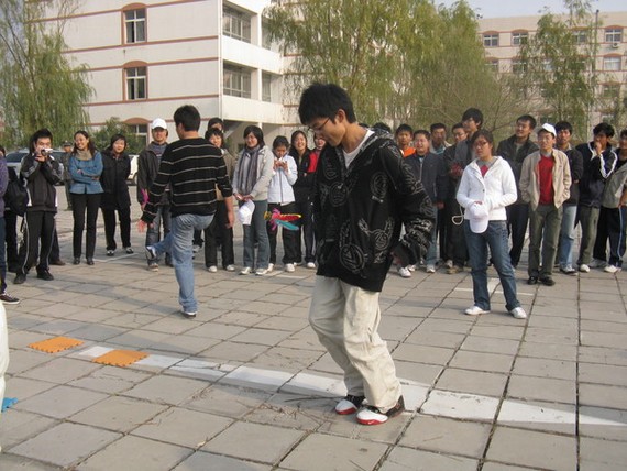 男生的表现