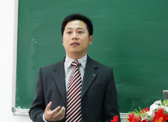 徐汇智先生为同学们答疑解惑