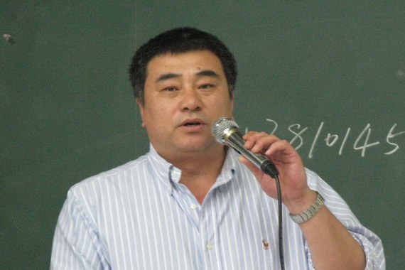学院党总支书记高涵发言