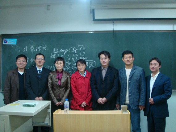 参赛者合影(左起罗凯 刘峰 郭冬梅 刘轶芳 宋一淼 吴江 顾炜宇)