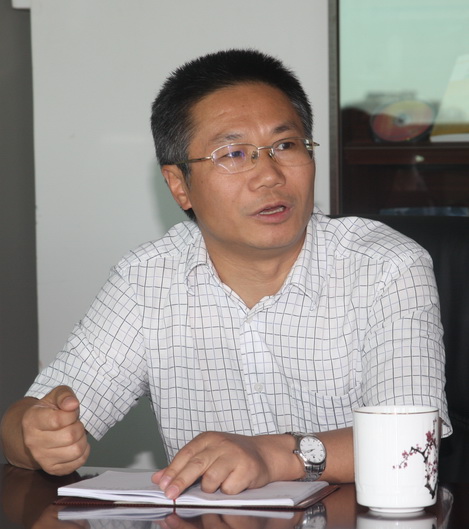 黄少安院长主持研讨会