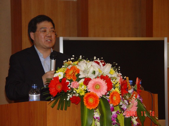 徐信忠教授做精彩演讲