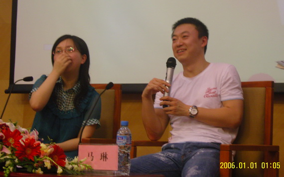 马琳接受同学们的提问